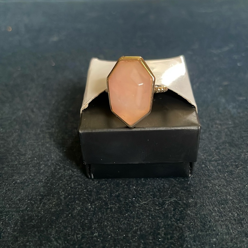 Rose quartz ring